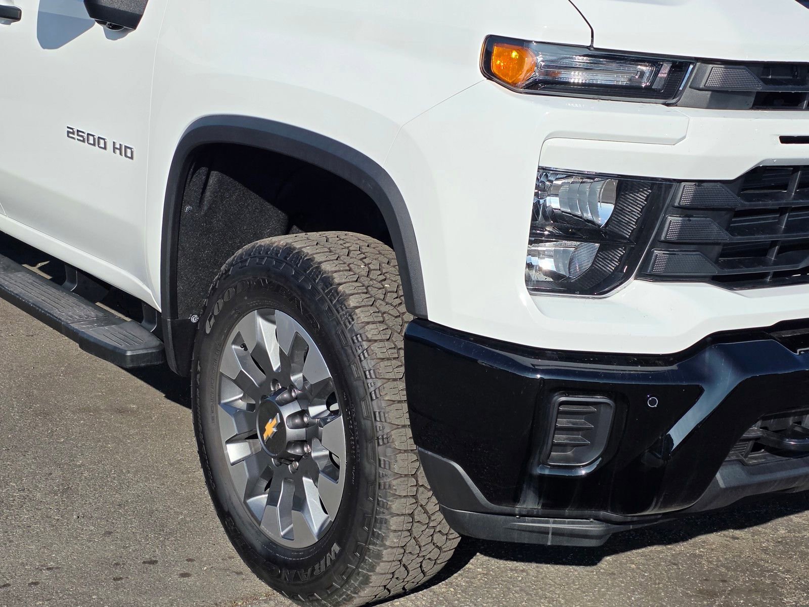 2025 Chevrolet Silverado 2500 HD Custom - Photo 10