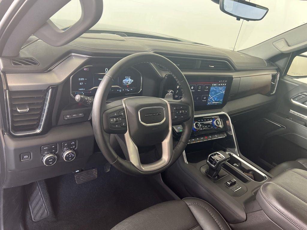 Used 2025 Onyx Black GMC Denali image 3