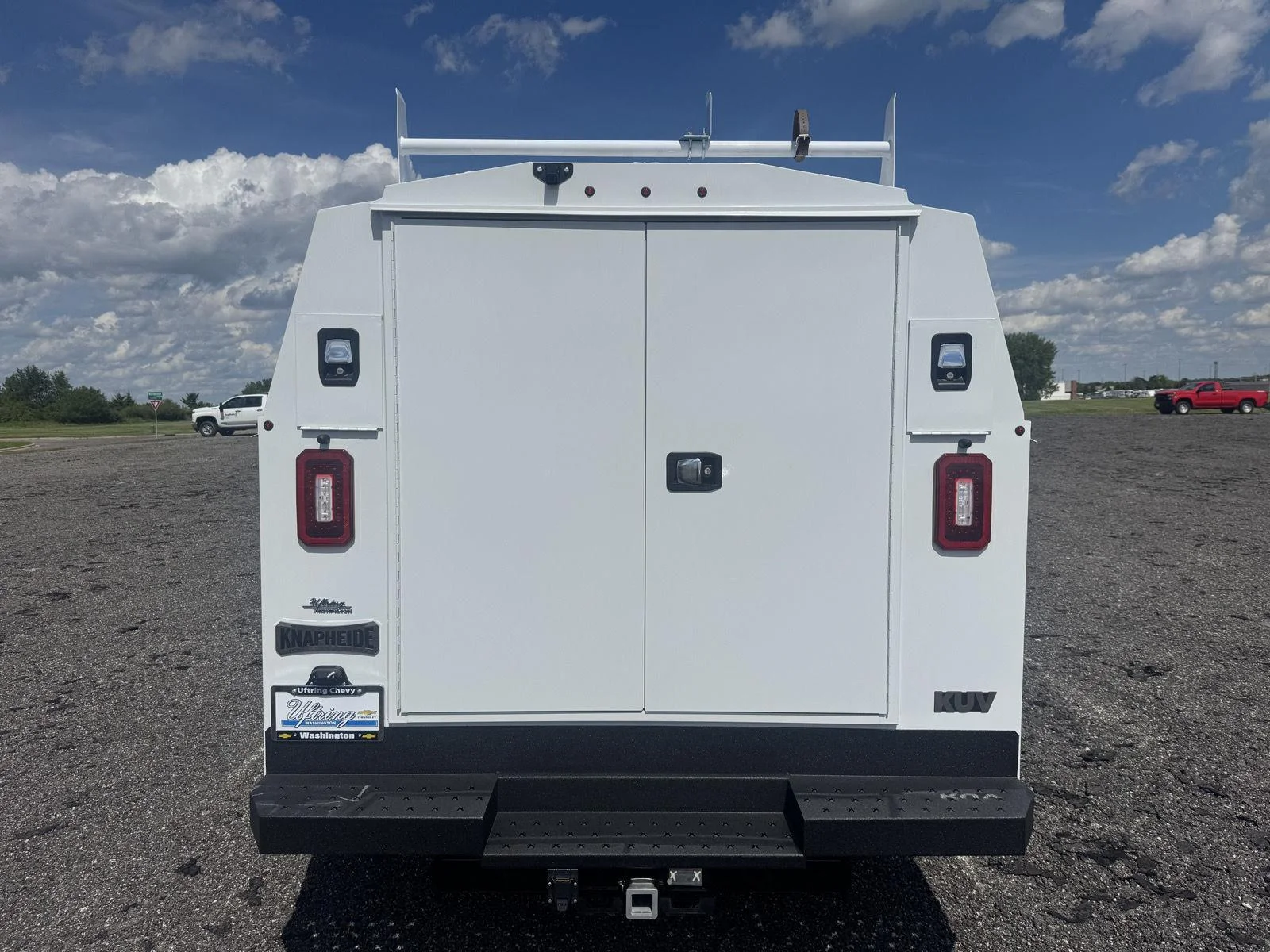 New 2026 Summit White Chevrolet 1WT image 3