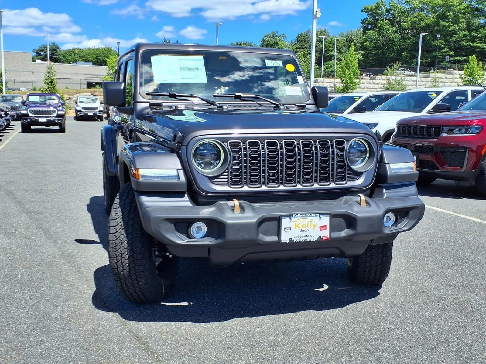 New 2026 Granite Crystal Metallic Clearcoat Jeep 85th Anniversary image 4