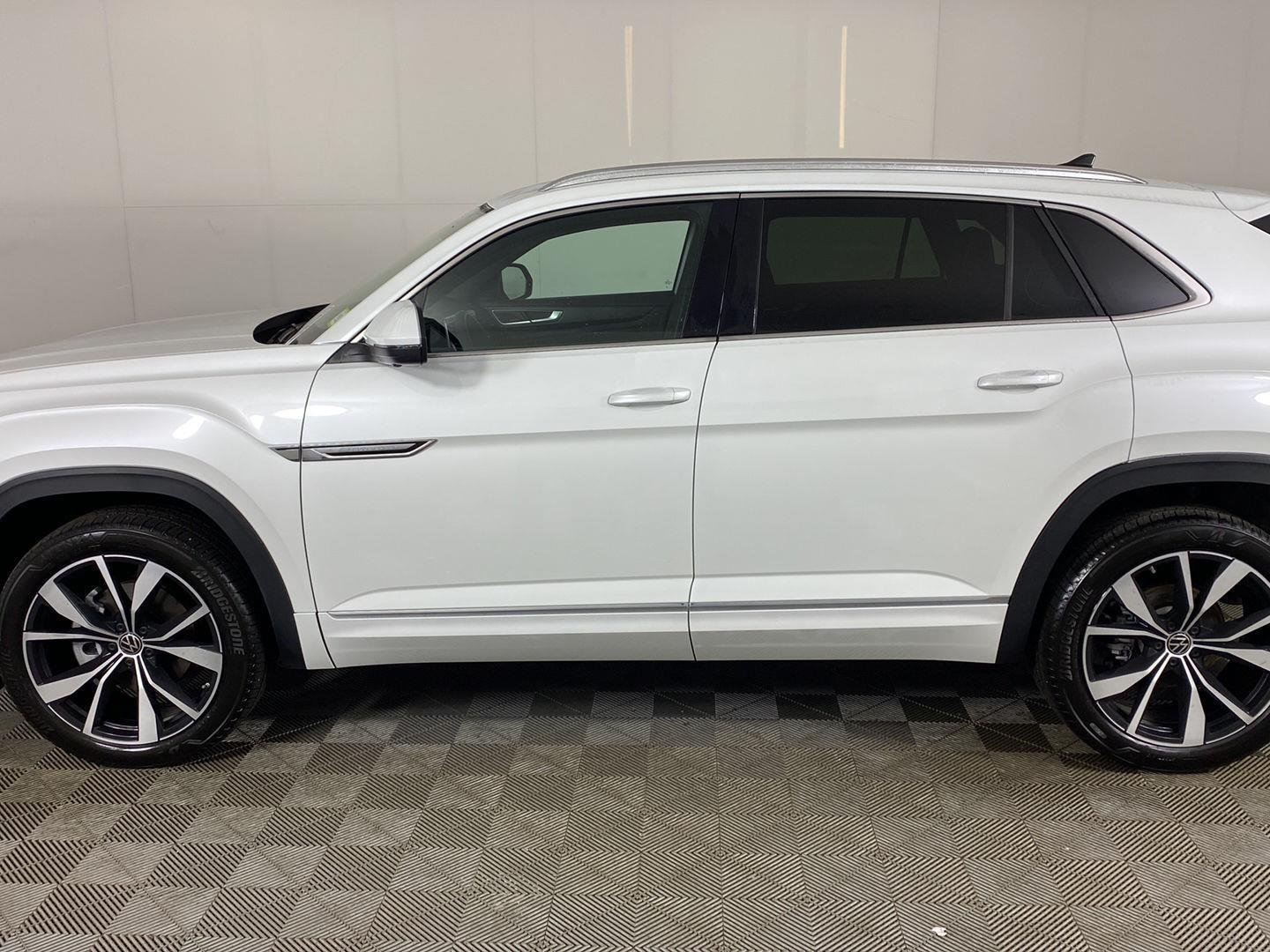 Used 2026 opal white pearl Volkswagen 2.0T SEL Premium R-Line image 6
