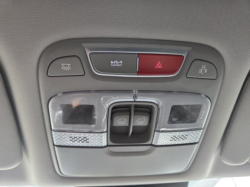 Used 2025 Black Kia SX image 18