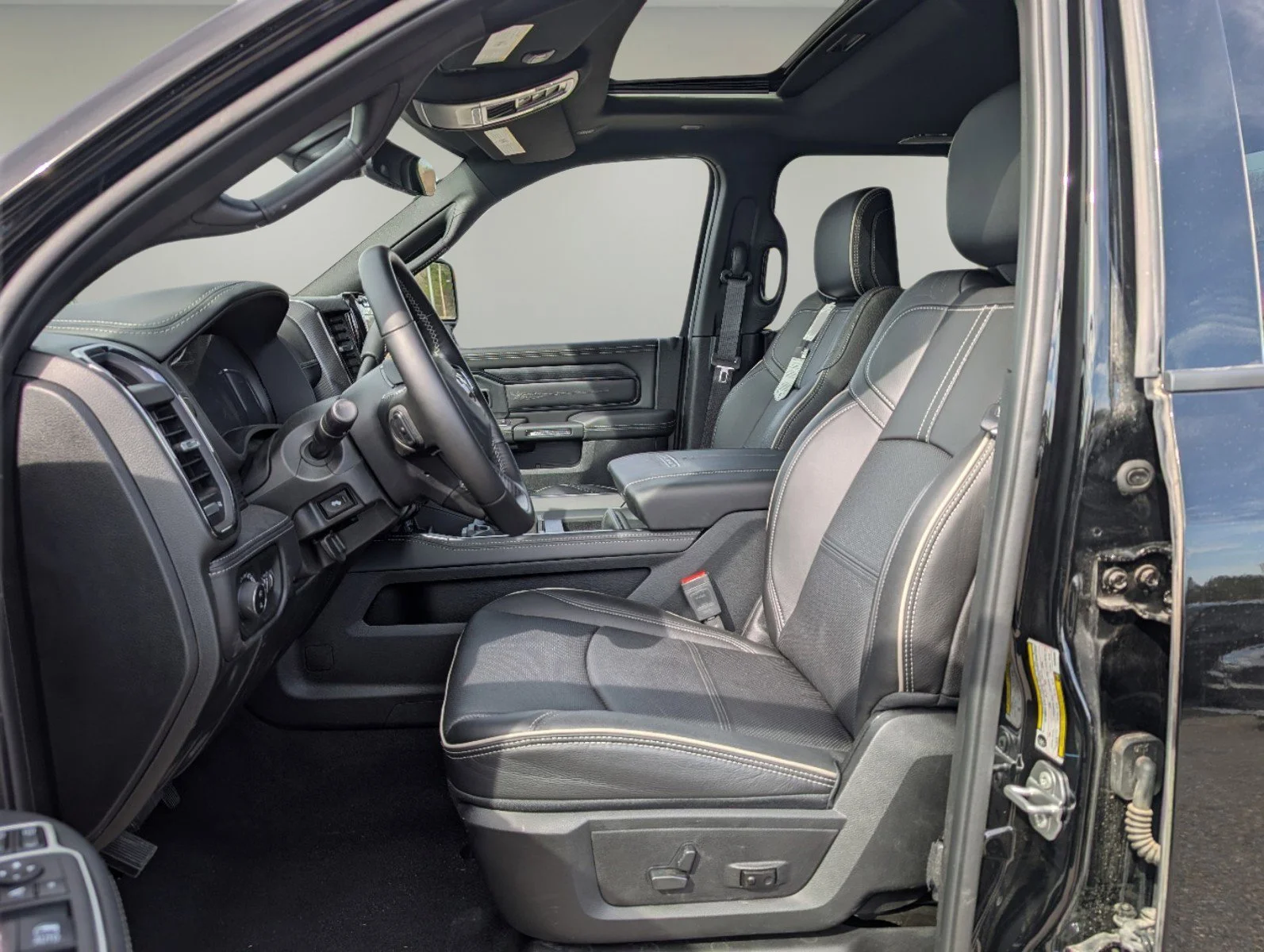 2024 RAM 2500 Laramie Limited - Photo 15