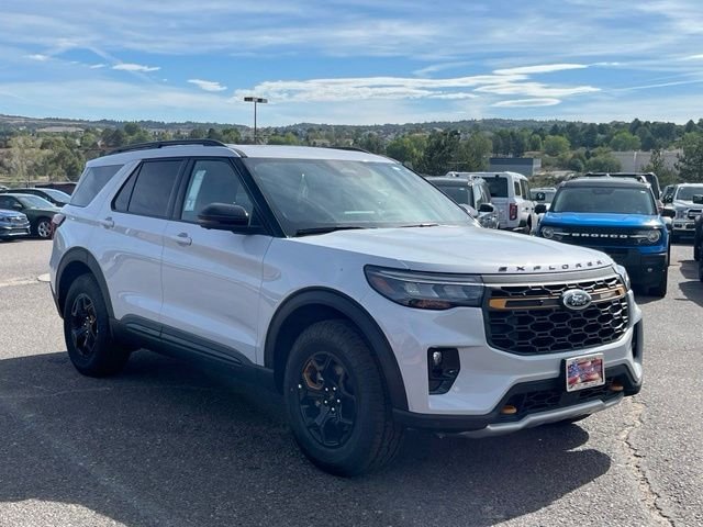 New 2026 Space White Metallic Ford Tremor® image 7
