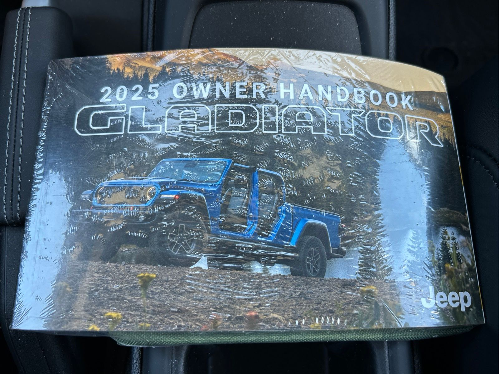 Used 2025 White Jeep Rubicon image 19