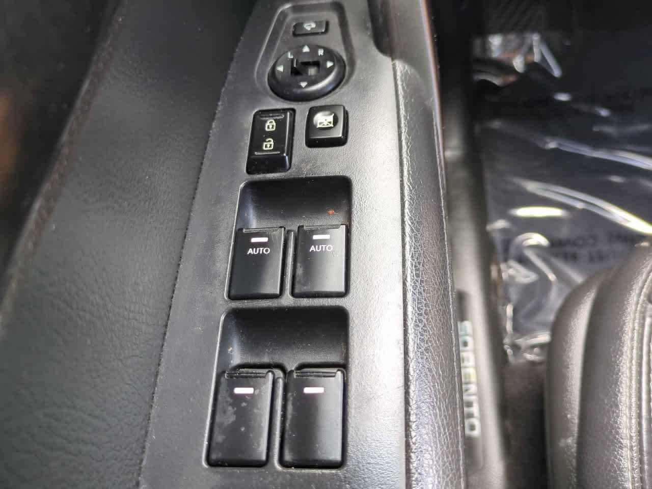 Used 2015 Titanium Silver Kia SX image 25