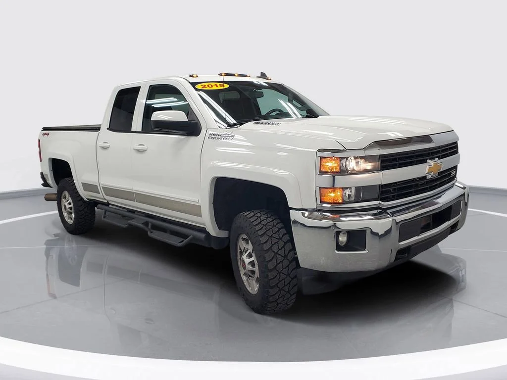 Used 2015 Summit White Chevrolet LT image 2