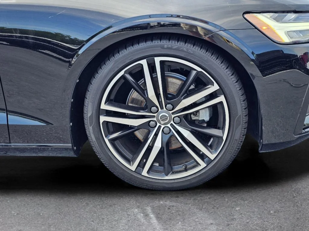 Used 2020 Black Stone Volvo R-Design image 6