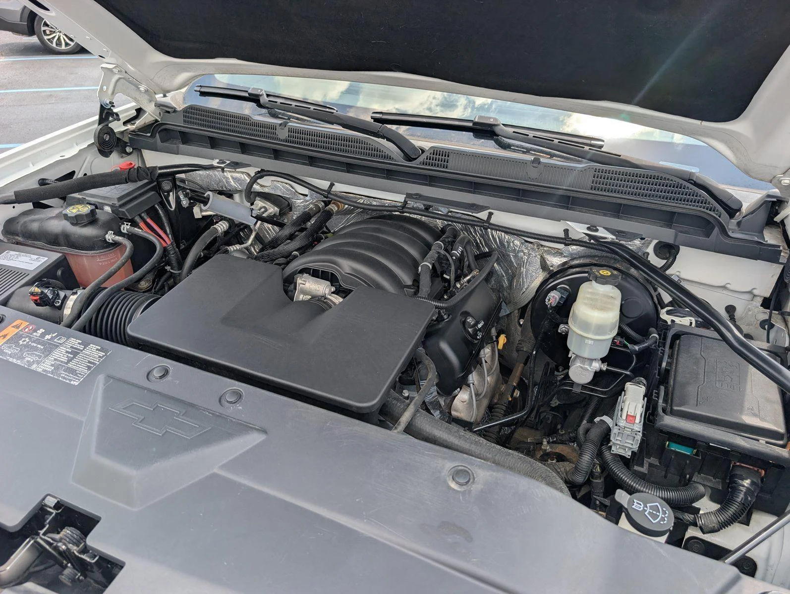 Used 2018 SUMMIT WHITE Chevrolet Work Truck image 34