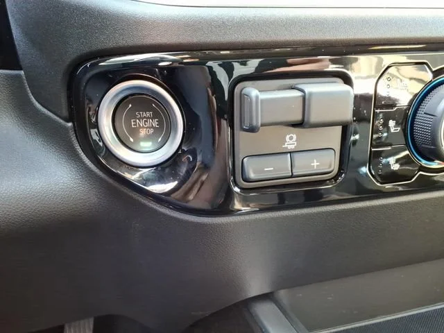 Used 2025 Sterling Gray Metallic Chevrolet High Country image 24