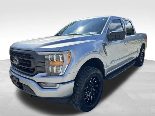 Used 2021 Silver Ford XLT image 3