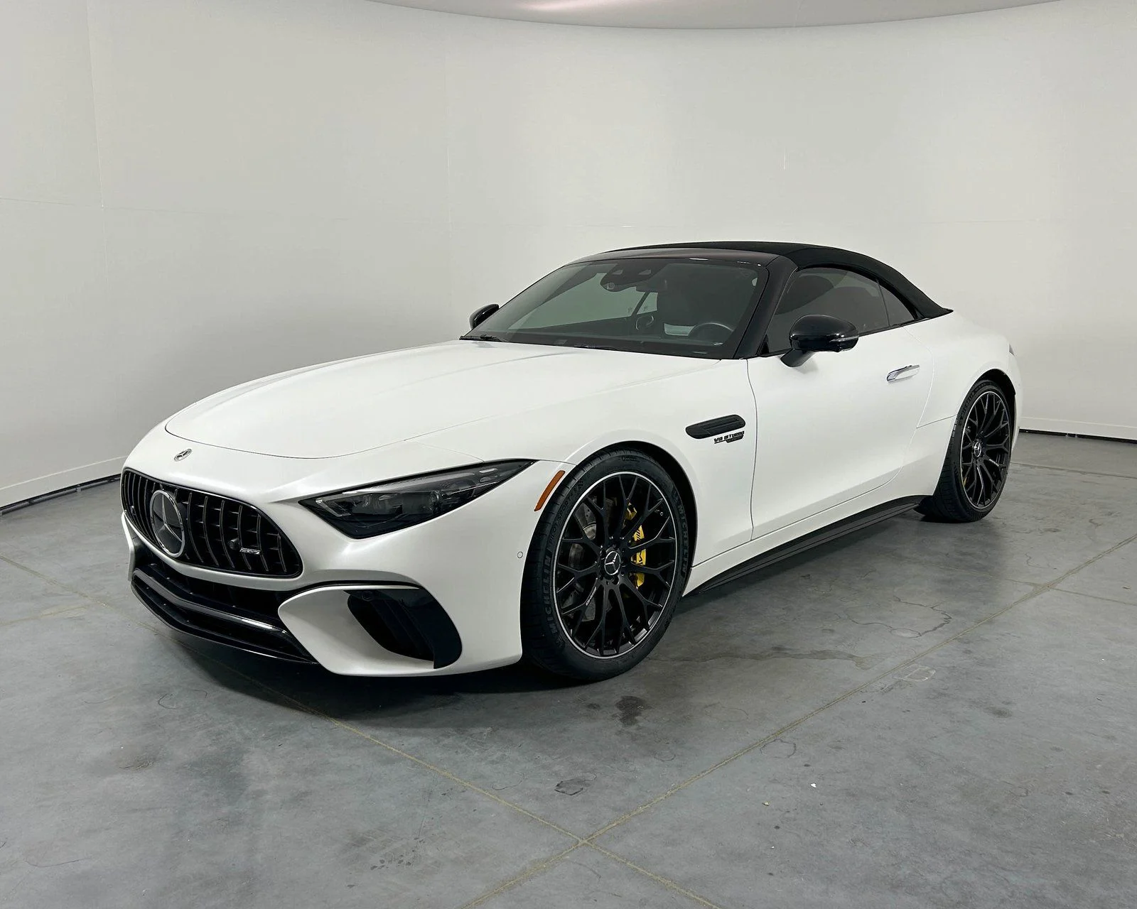 Used 2022 White Mercedes-Benz SL 63 AMG® image 1