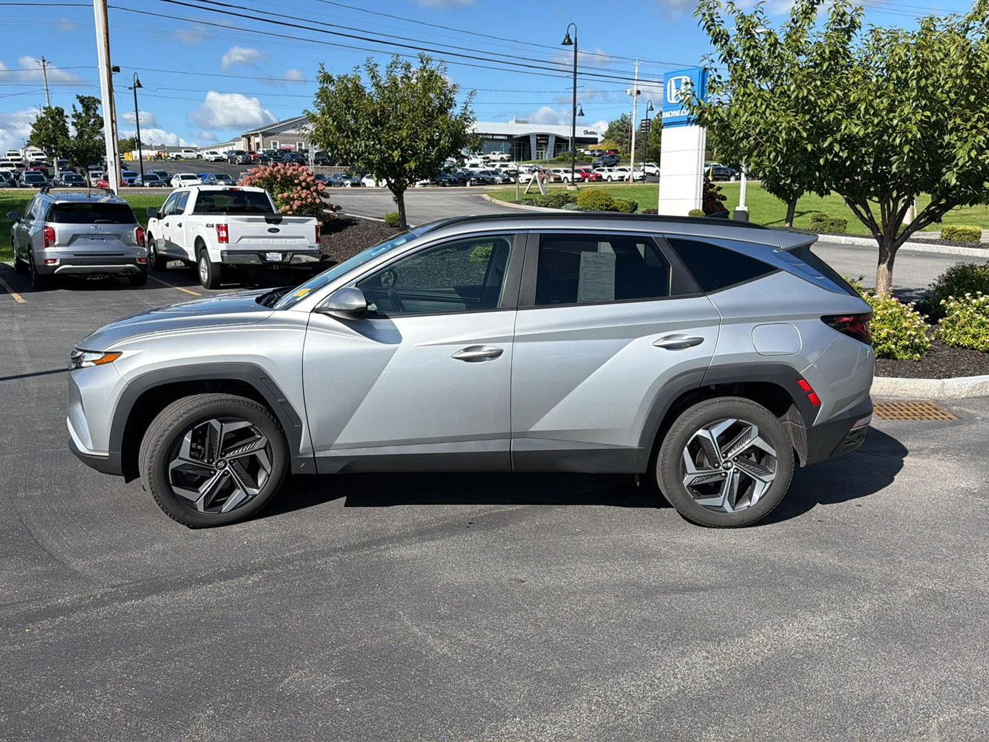 Used 2024 Shimmering Silver Hyundai SEL image 4