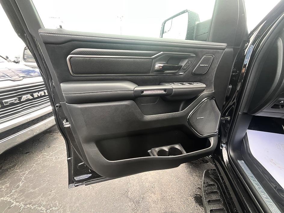 New 2026 Diamond Black Crystal Pearl-Coat Exterior Paint RAM RHO image 12
