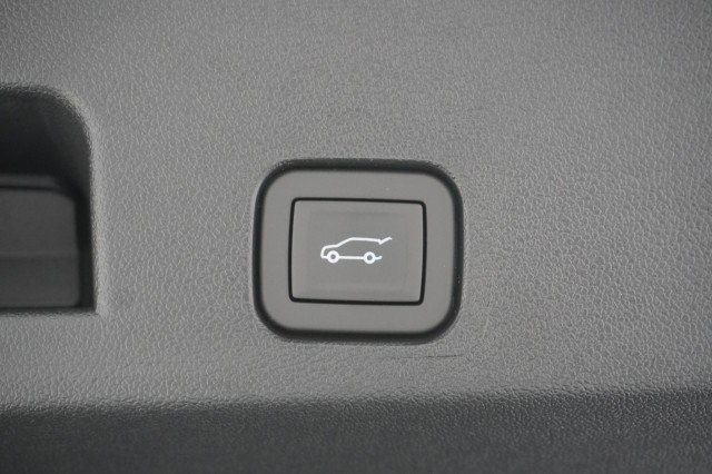2027 Chevrolet Traverse Z71 - Photo 9