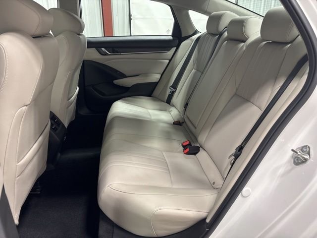 Used 2018 Platinum White Pearl Honda Touring 2.0T image 16