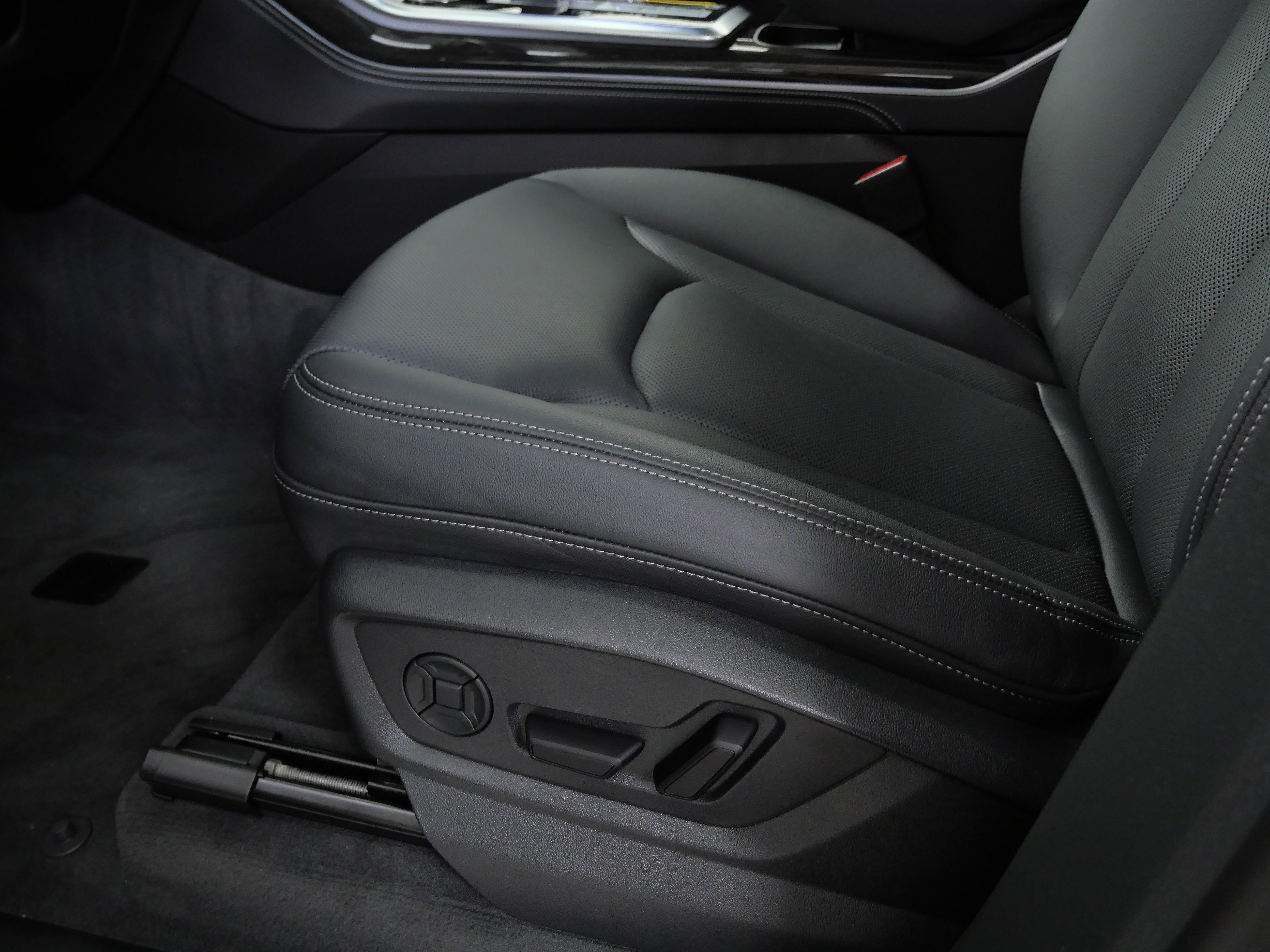 Used 2026 White Audi Premium Plus image 18