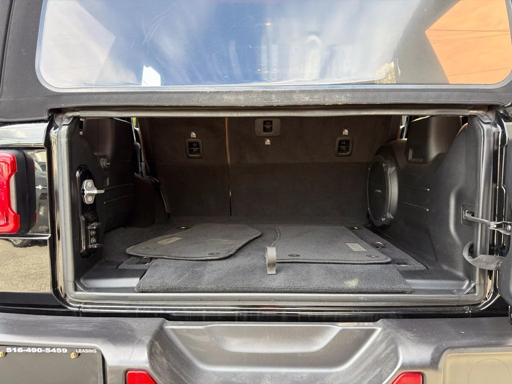 Used 2022 Black Jeep Unlimited Sahara image 11