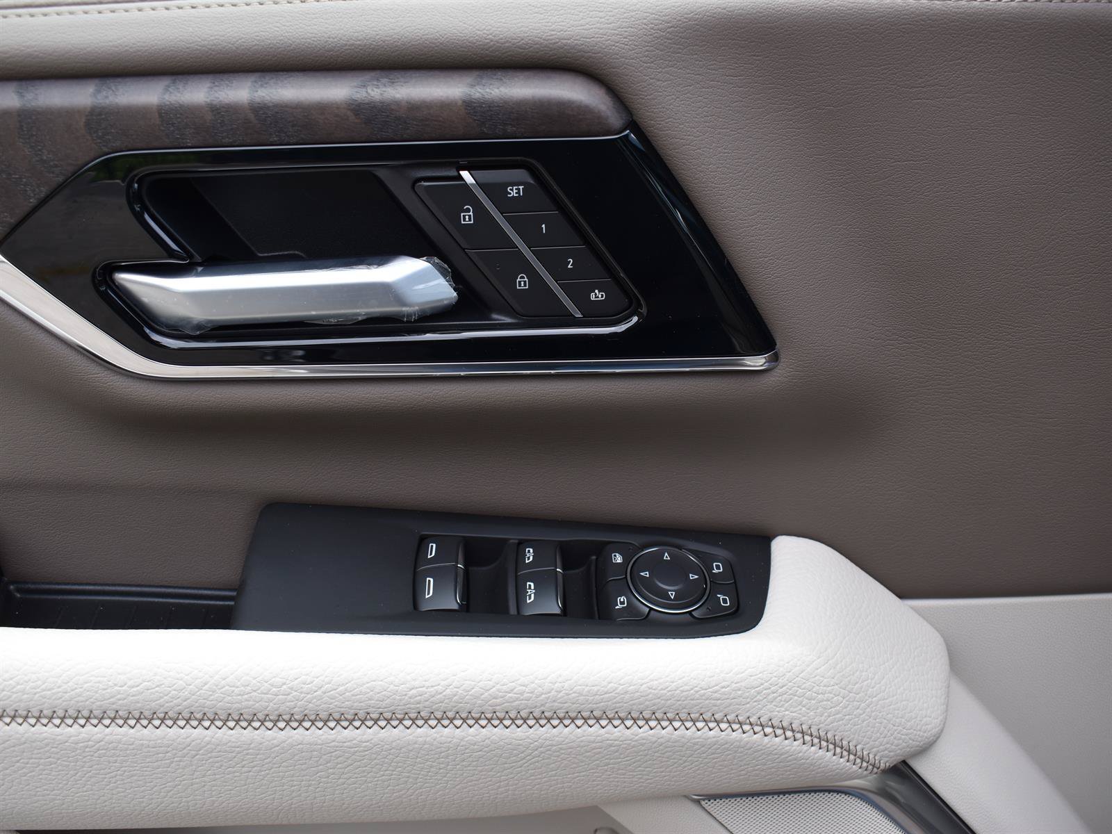 2026 GMC Yukon Denali - Photo 15