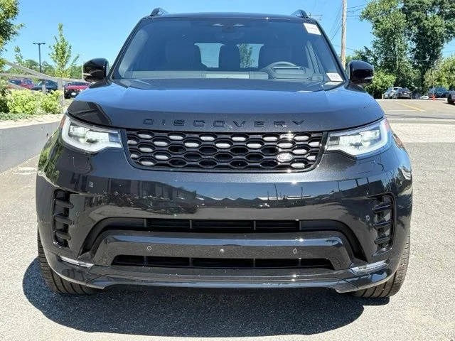 New 2026 Santorini Black Land Rover Dynamic SE image 12
