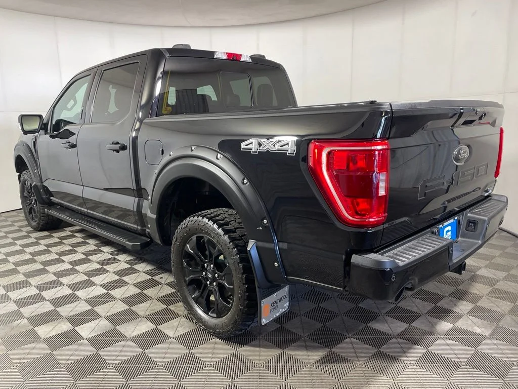 Used 2023 Agate Black Metallic Ford XLT image 6