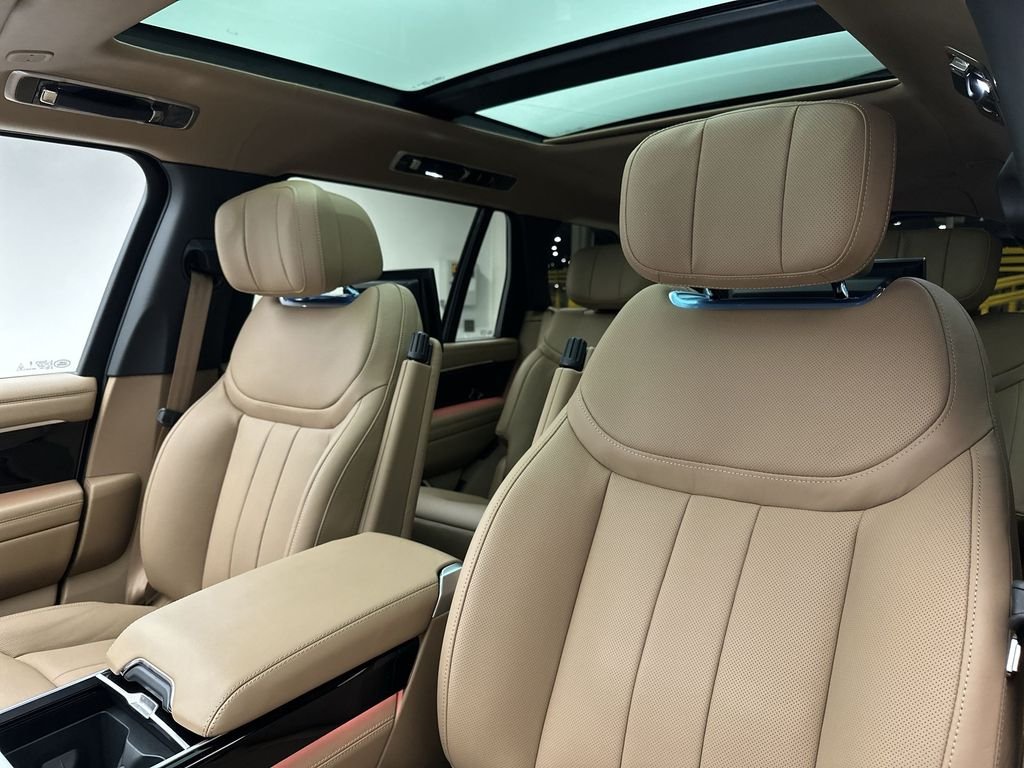 Used 2024 Belgravia Green Metallic Land Rover Autobiography image 15