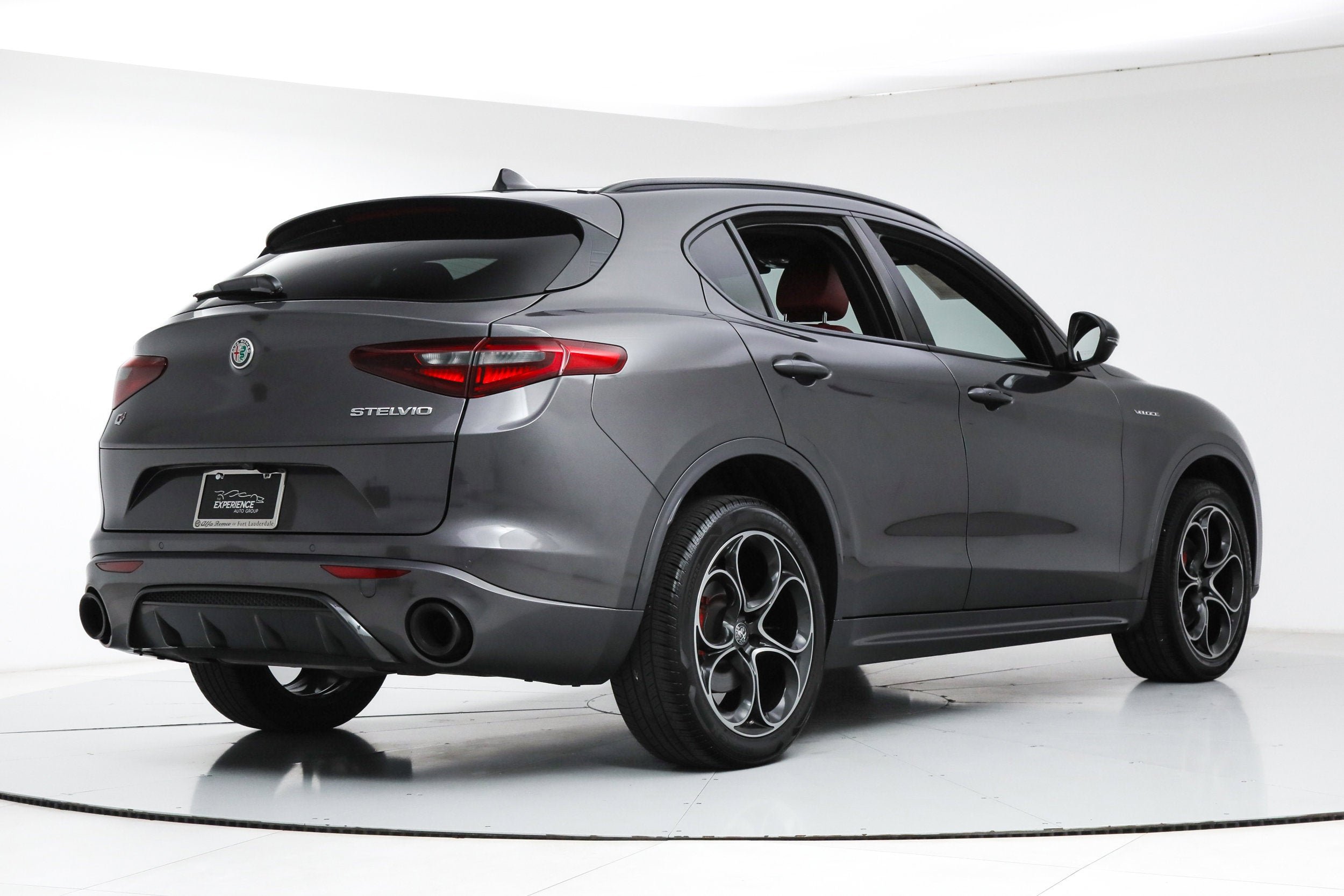Used 2022 Gray Alfa Romeo Veloce image 5