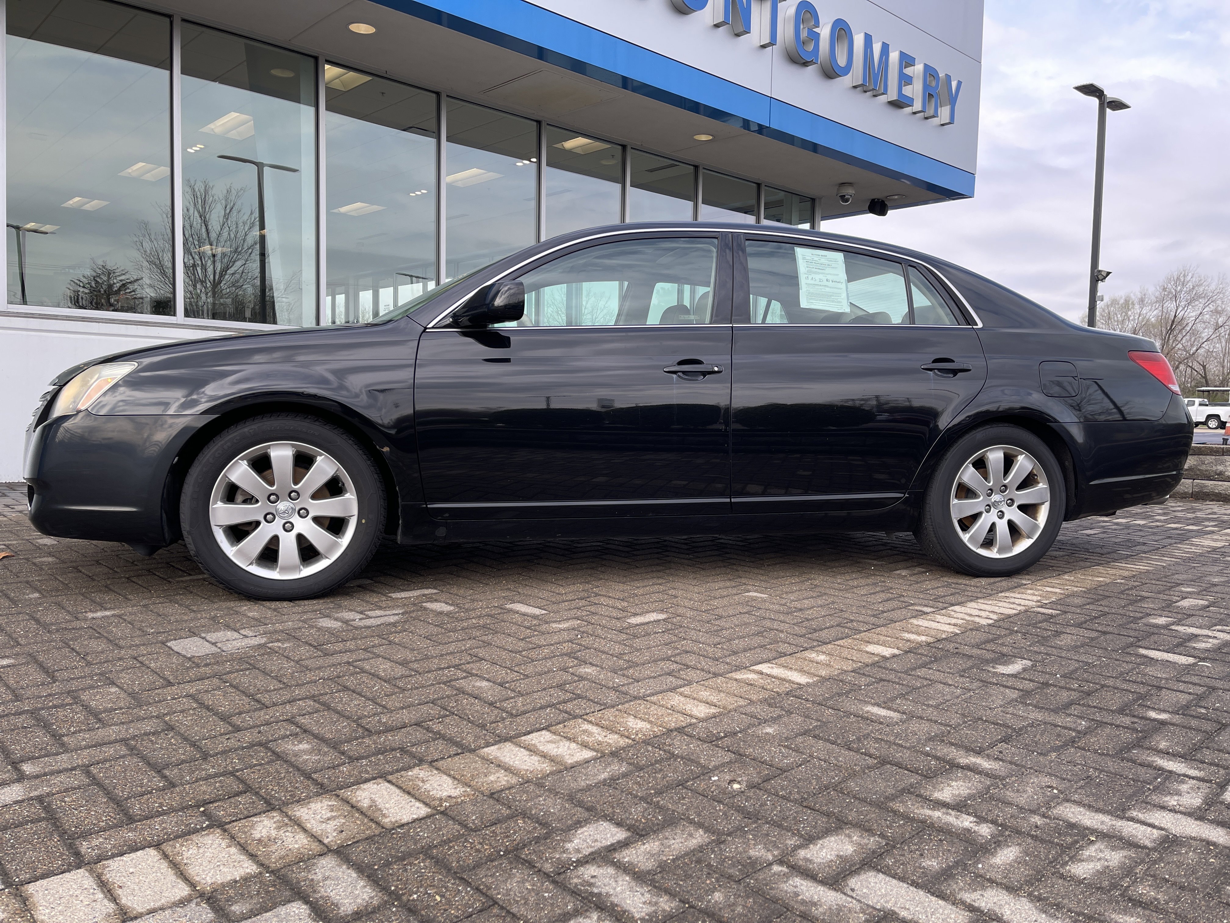 Used 2006 Toyota Avalon Limited with VIN 4T1BK36B66U138975 for sale in Peoria, IL