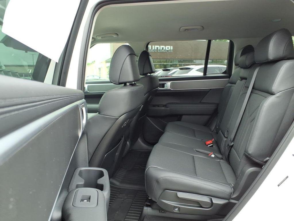 New 2026 White Hyundai SEL image 9