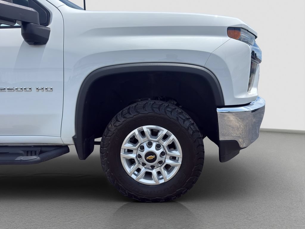 Used 2021 SUMMIT WHITE Chevrolet LT image 33
