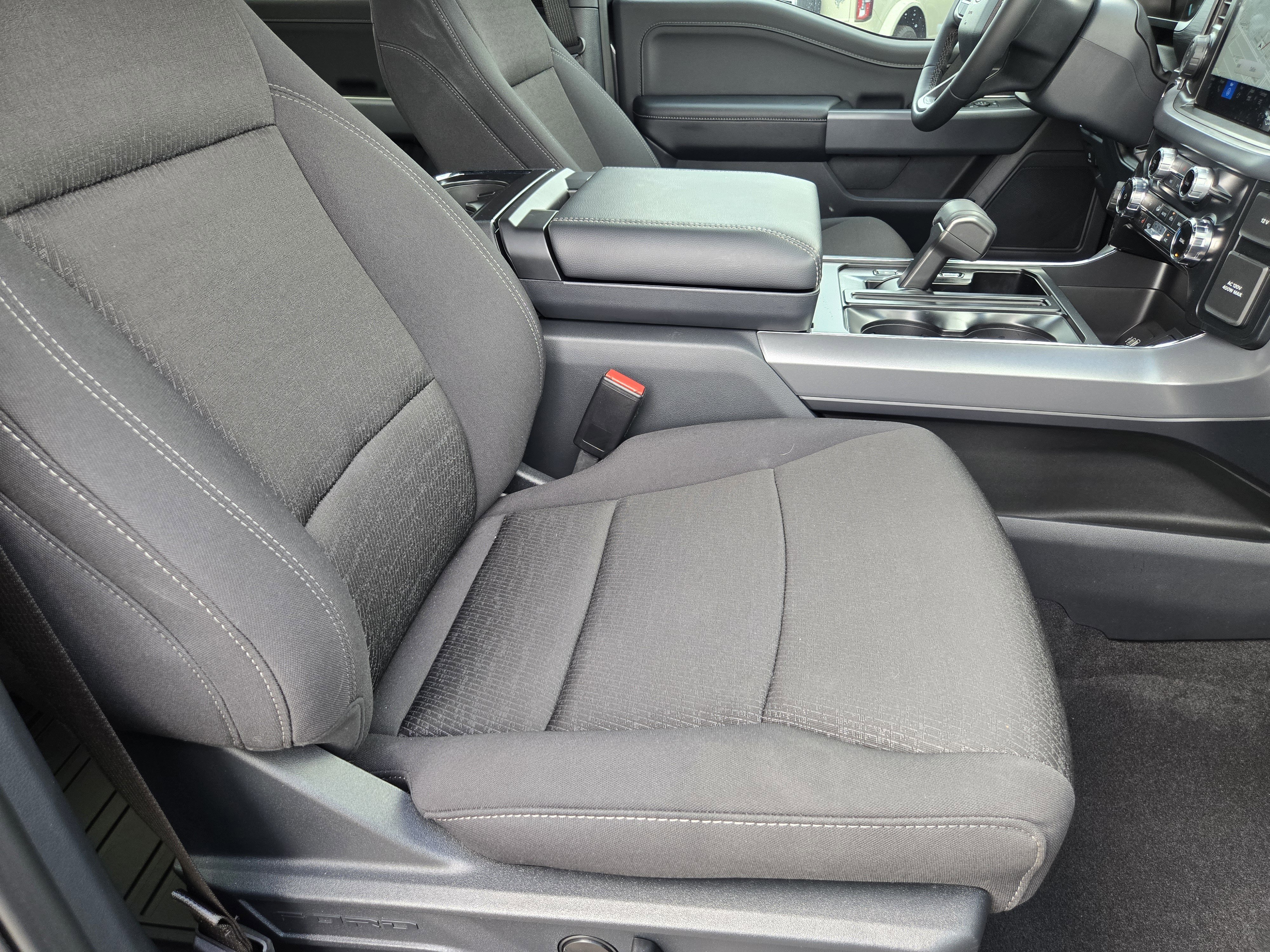 New 2026 Carbonized Gray Metallic Ford XLT image 9