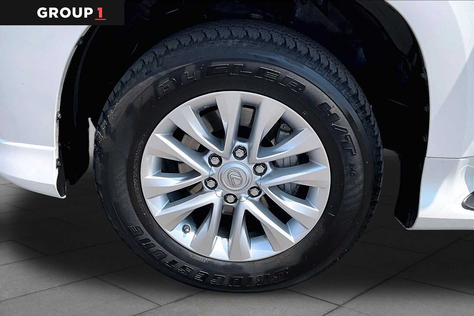 Used 2023 Eminent White Pearl Lexus Premium image 10
