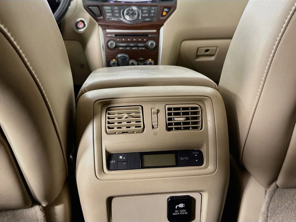 Used 2017 Pearl White Nissan Platinum image 33