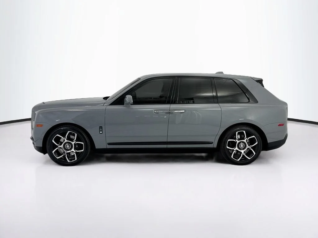 Used 2022 Burnout Gray Rolls-Royce Black Badge image 8