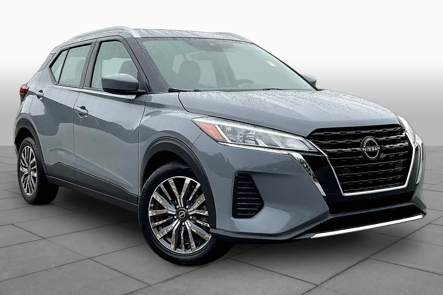 Used 2024 Boulder Gray Pearl Nissan SV image 3