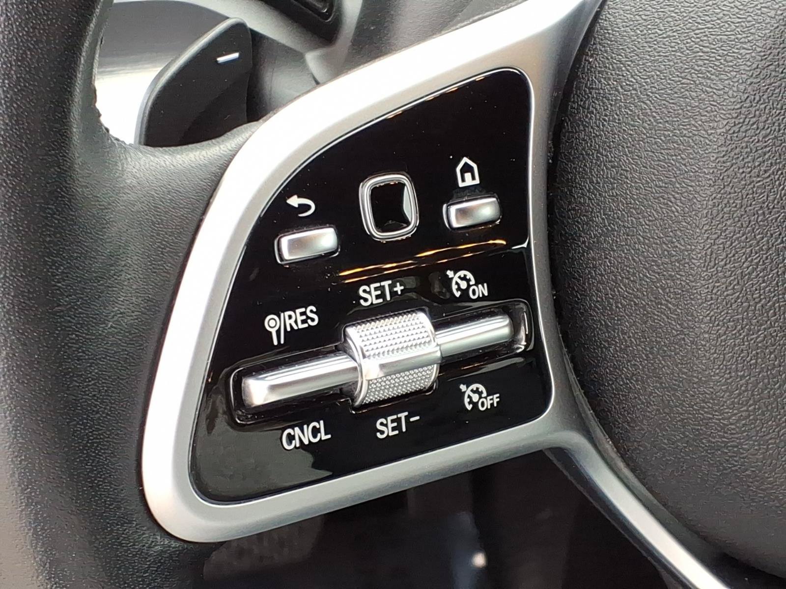 Used 2020 Mountain Gray Metallic Mercedes-Benz GLB250W image 9