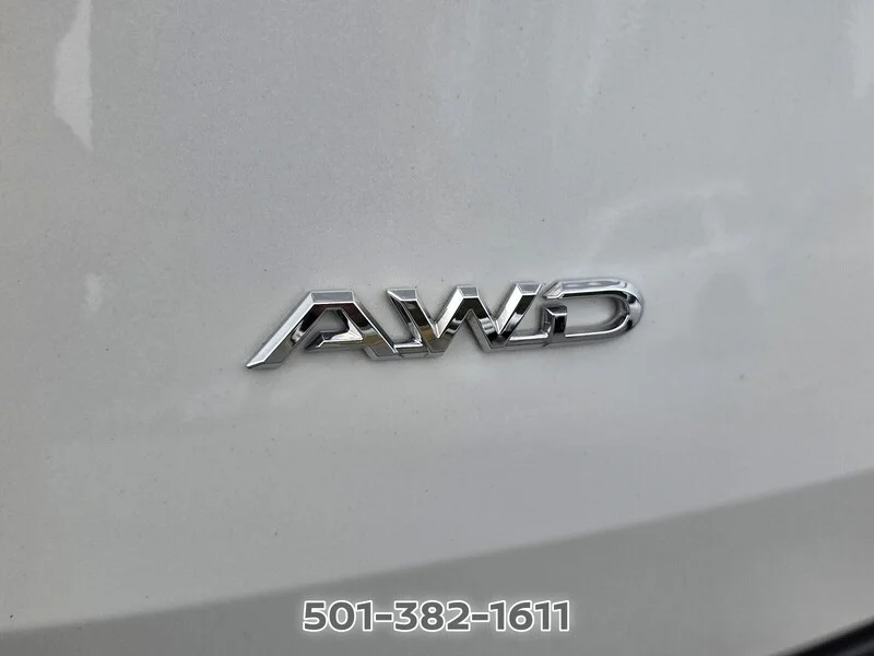 Used 2024 Pearl TOYOTA PLATINUM AWD image 18
