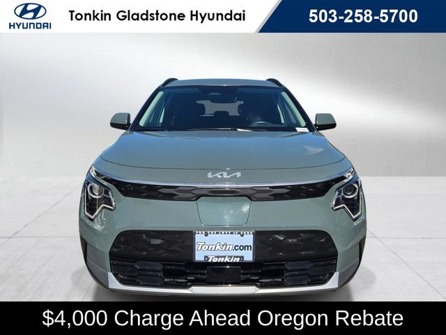 Used 2023 Cityscape Green Kia Wind image 8