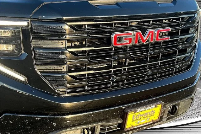Used 2022 Black GMC Elevation image 33