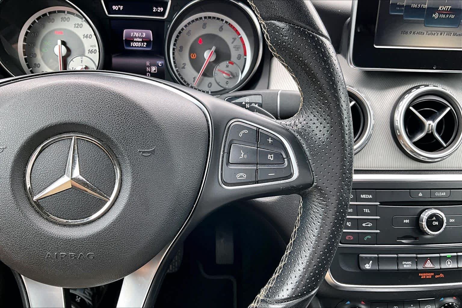 Used 2017 Cirrus White Mercedes-Benz GLA 250 image 24