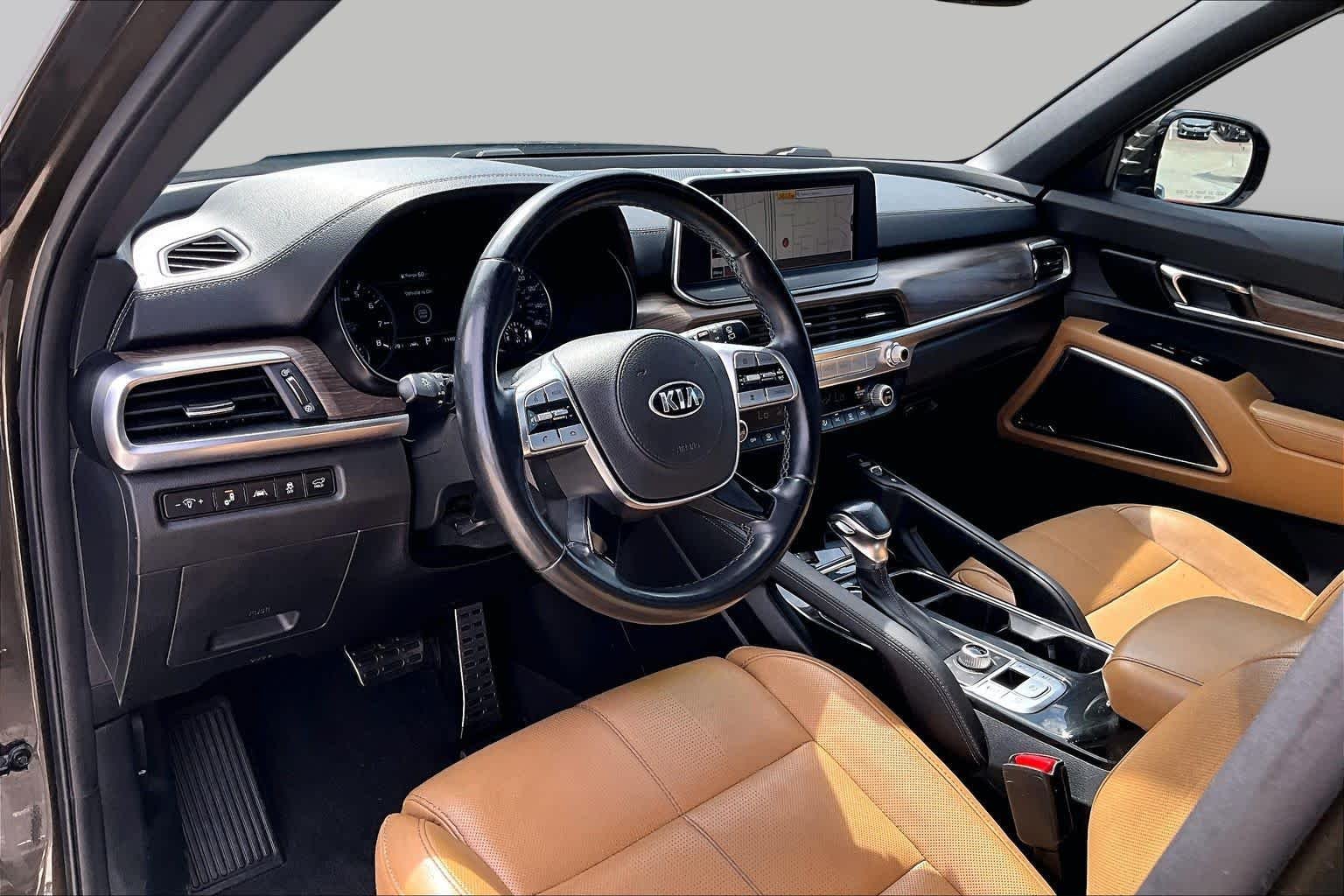 Used 2020 Dark Moss Kia SX image 16