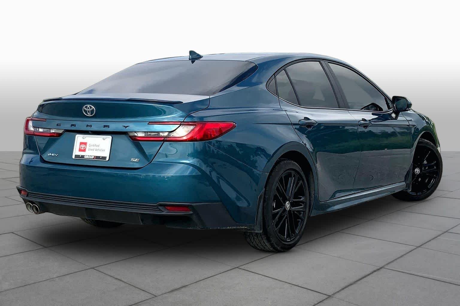 Used 2025 Ocean Gem Toyota SE image 13
