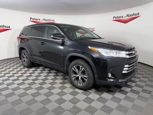 2017 Toyota Highlander LE Plus 4x4 V6's photo