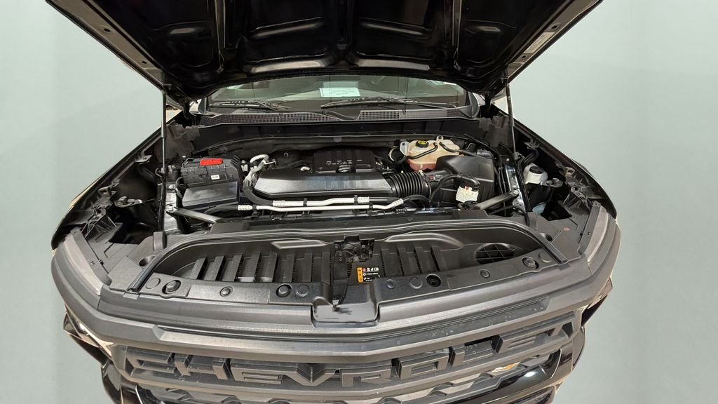 Used 2022 Black Chevrolet Custom image 22