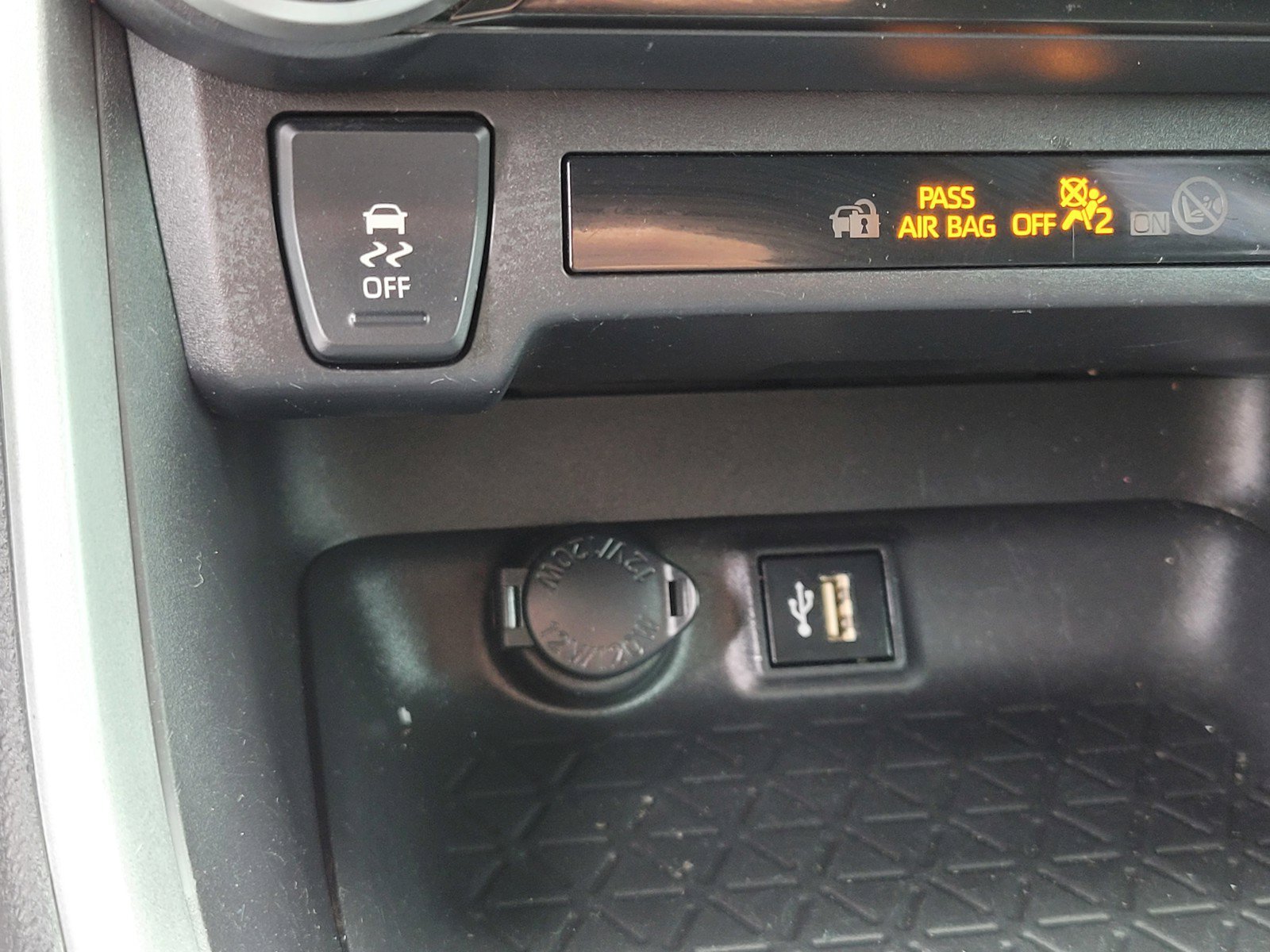 Used 2024 Silver Toyota Hybrid LE image 22