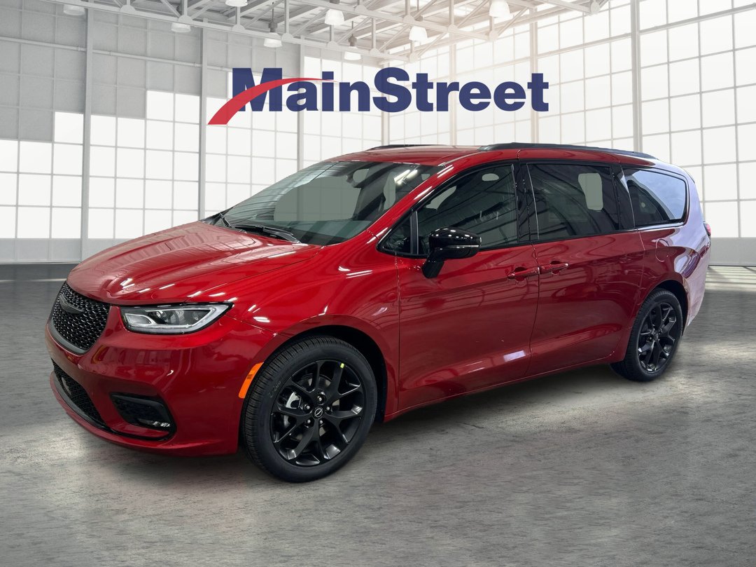 2026 Chrysler Pacifica Select's photo