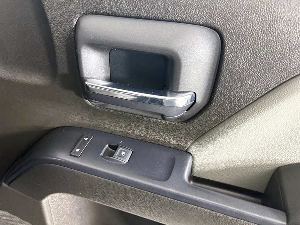 Used 2018 BLACK Chevrolet Custom image 16