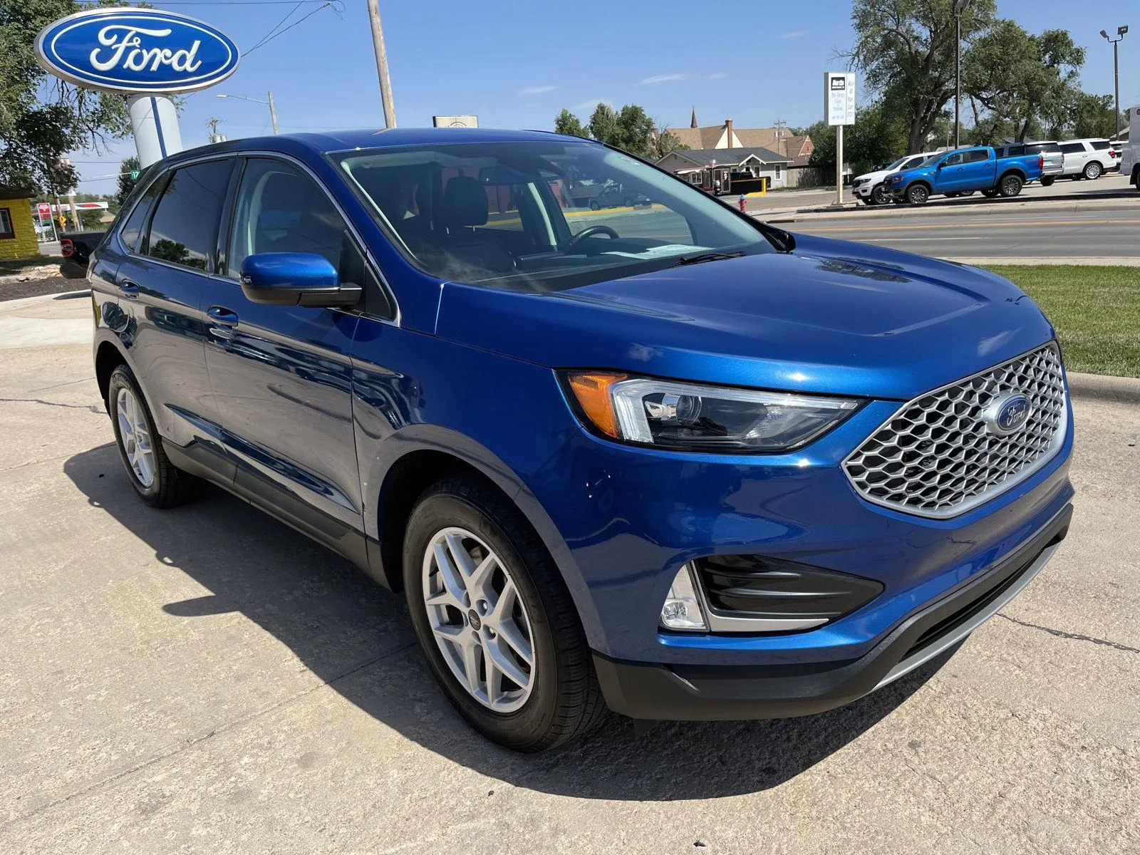 Certified Used 2023 Atlas Blue Metallic Ford SEL image 4