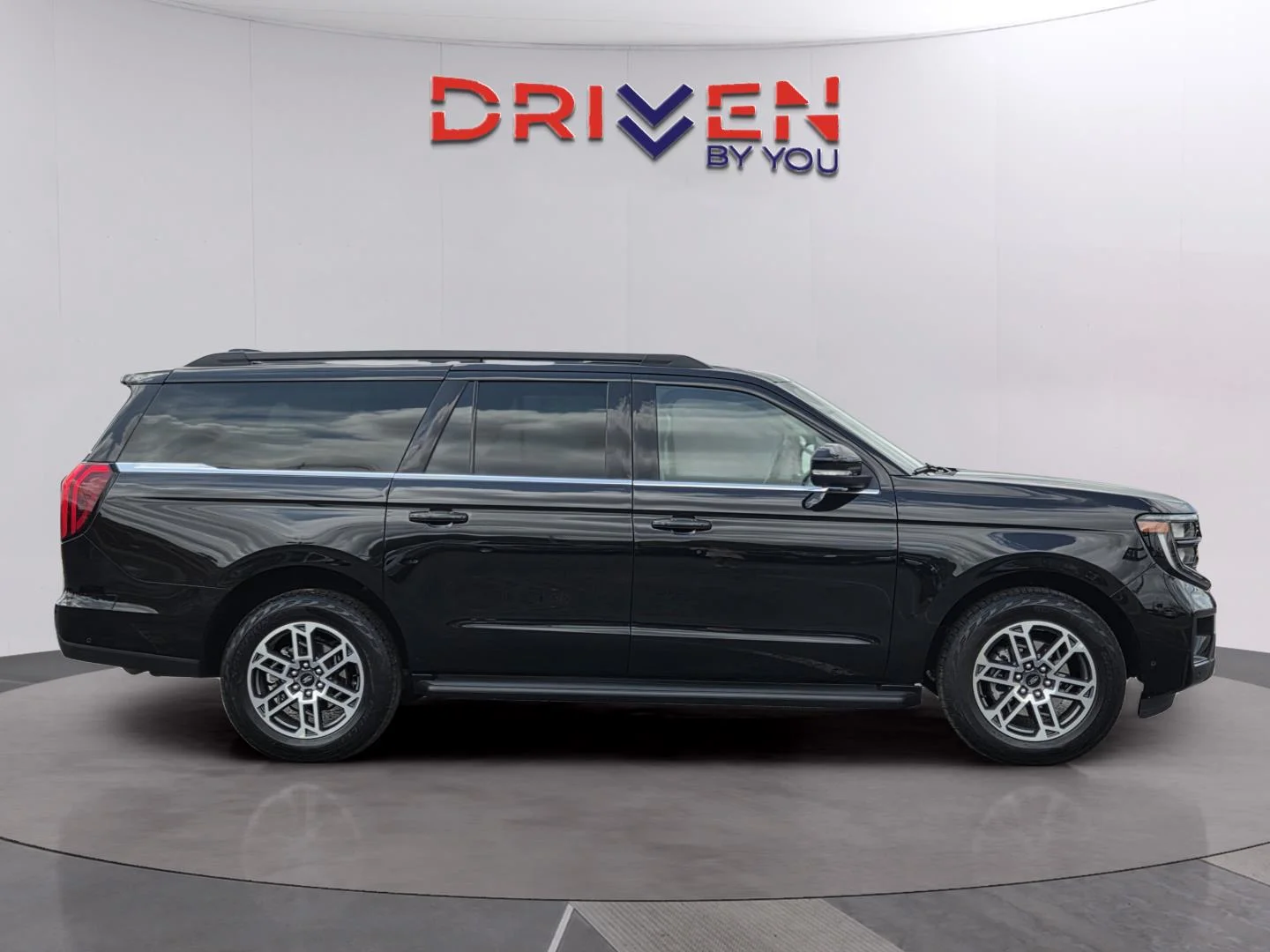 Used 2025 Agate Black Ford Active image 6