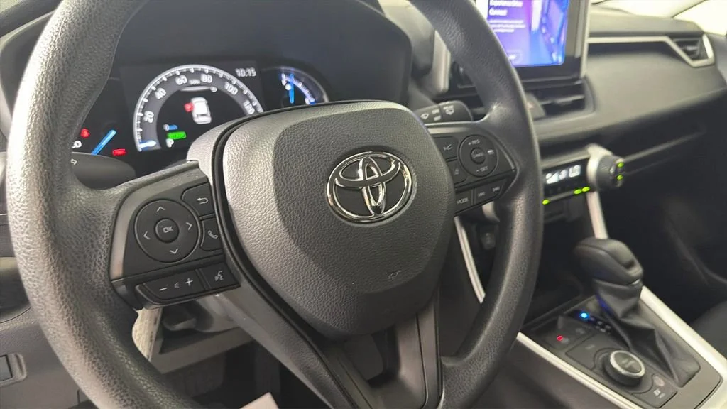 Used 2025 Silver Toyota LE image 21